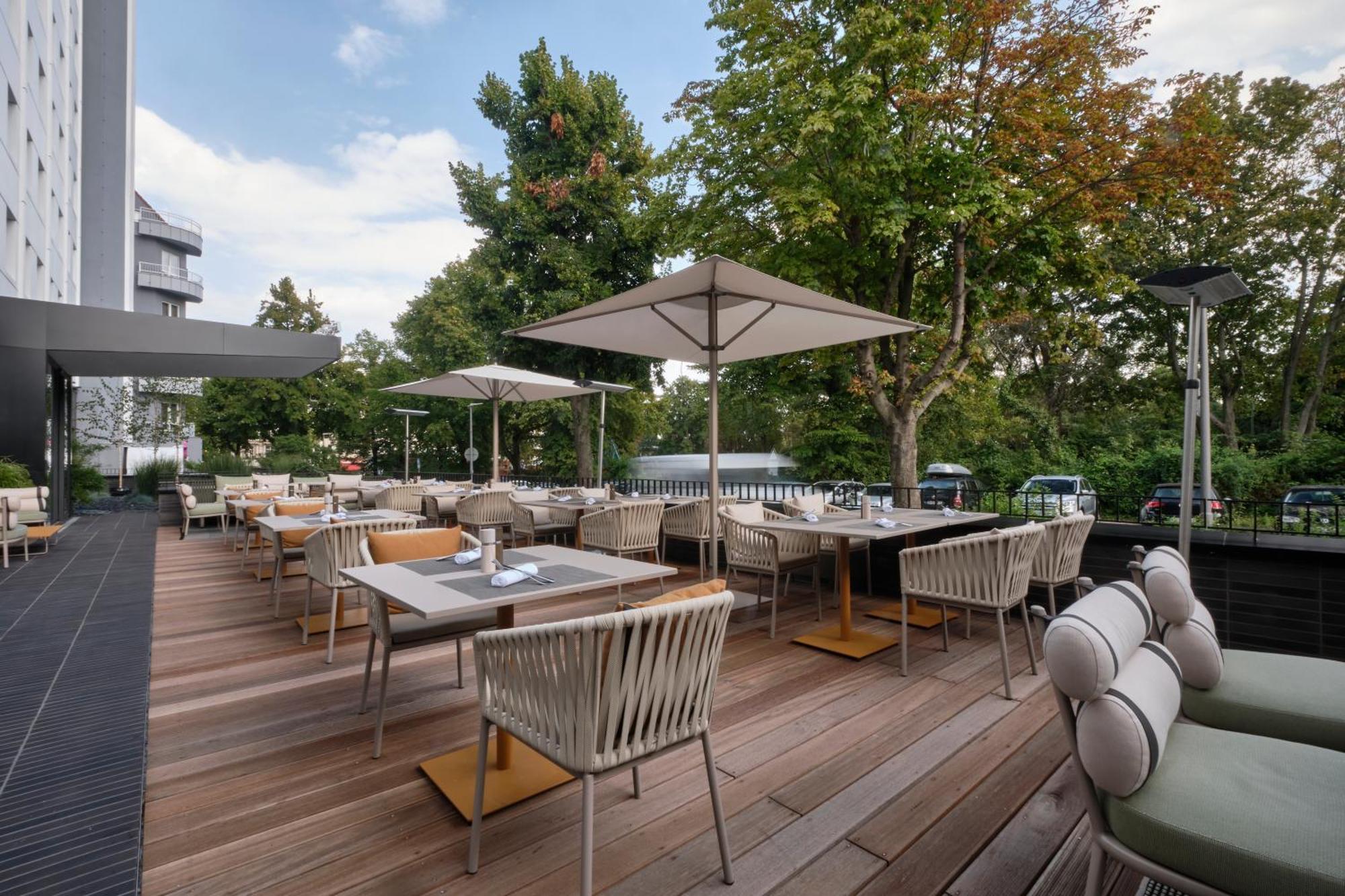 Ac Hotel By Marriott Berlin Humboldthain Park Berlim Exterior foto