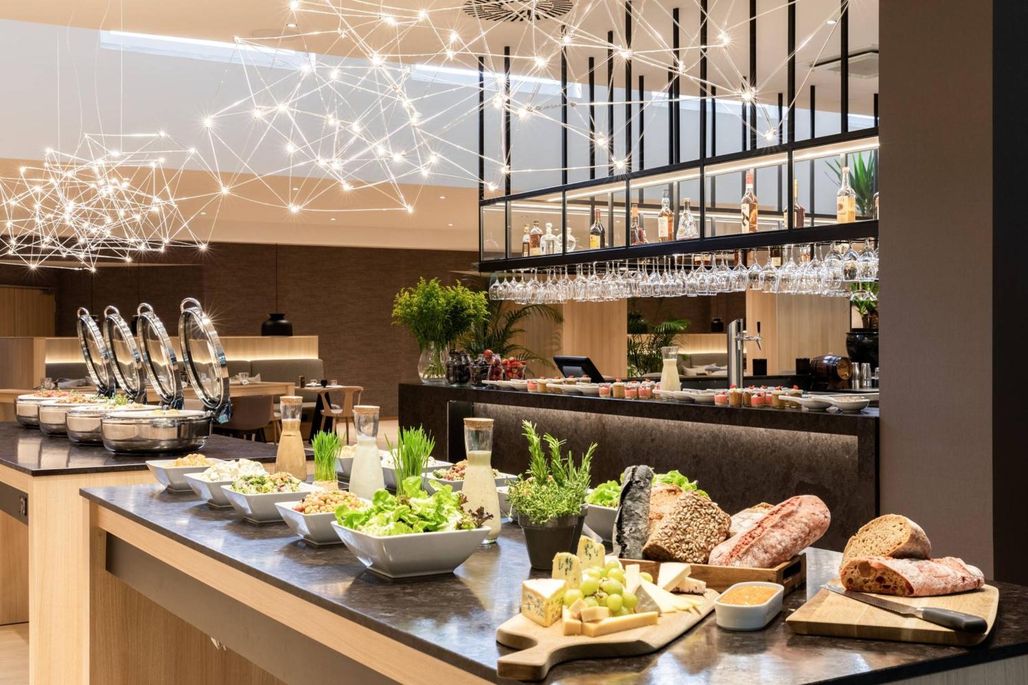 Ac Hotel By Marriott Berlin Humboldthain Park Berlim Exterior foto