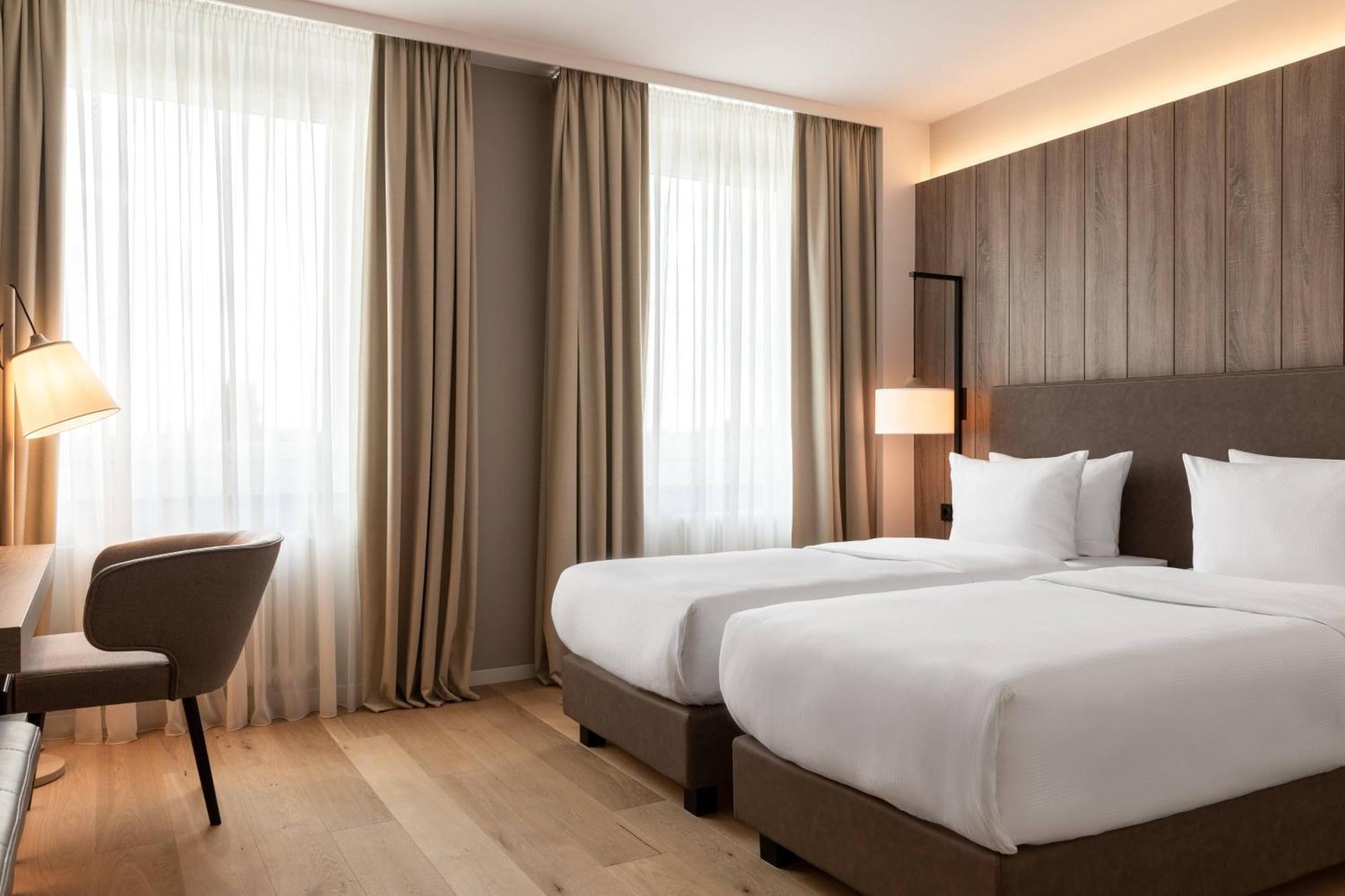 Ac Hotel By Marriott Berlin Humboldthain Park Berlim Exterior foto